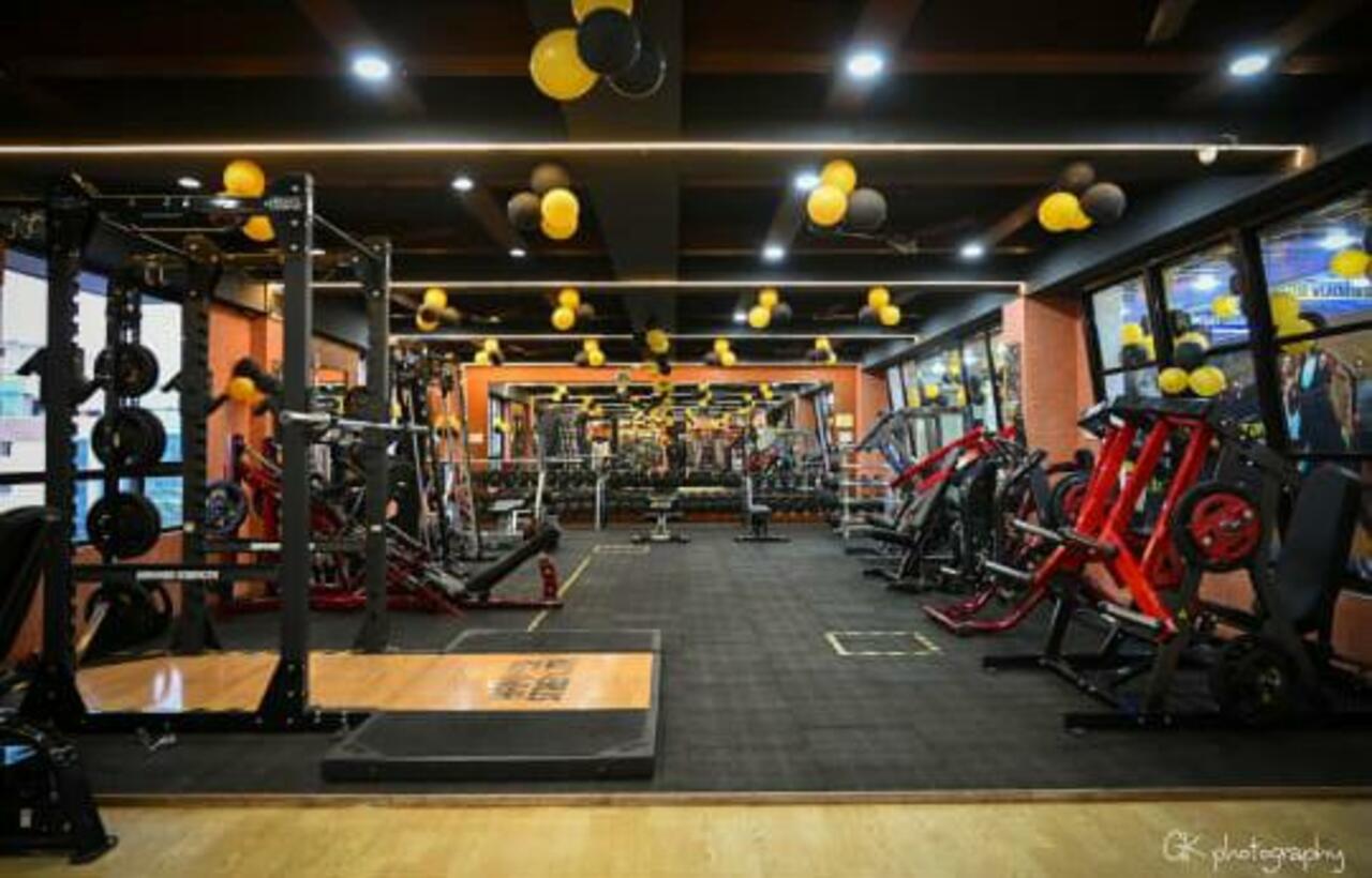 Gold S Gym Bavdhan Pune Bavdhan Live Classes Fitternity